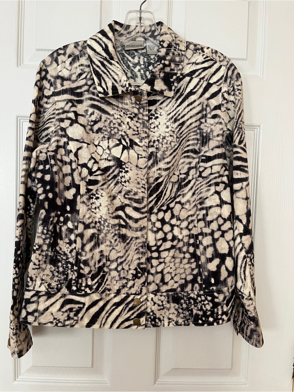 Chico’s Animal Print Jacket 
Chico’s size 0 / US size 4